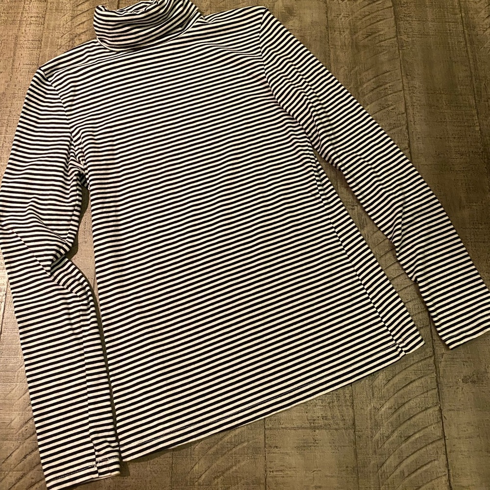 Women’s Turtleneck ✨